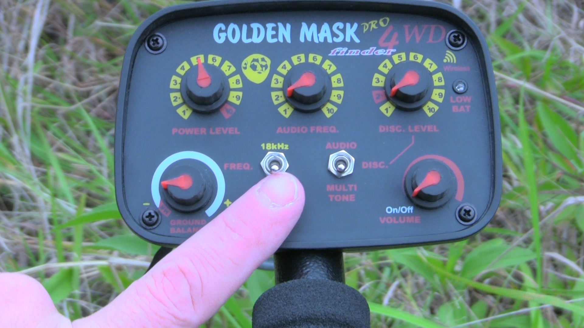 Какая частота металлоискателя. Golden Mask 4 Pro. Металлоискатель до 100кгц. Golden Mask 4 Pro 8 12 18. Аналог металлоискателя Golden Mask 4 Pro.